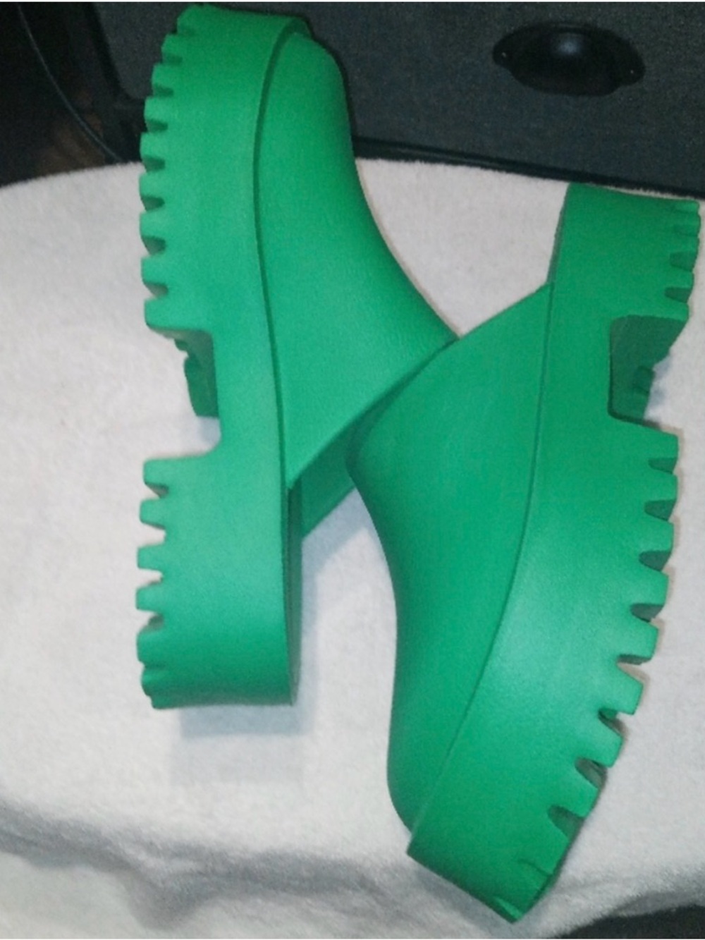 Lili & Oumer Green Platform Lug Sole Clogs/Mules